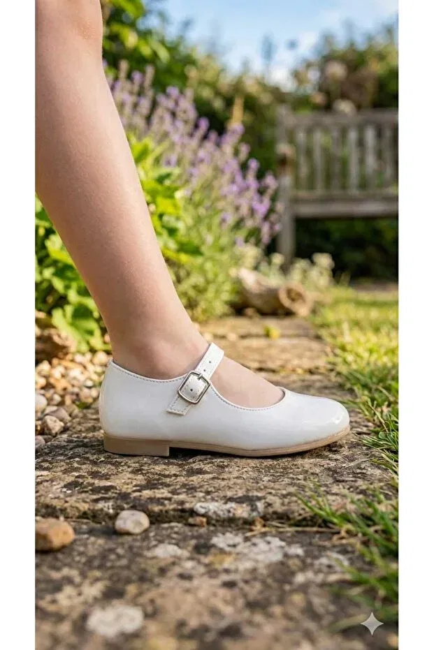 Детские балетки для девочек с коротким каблуком Kismet Kundura, White