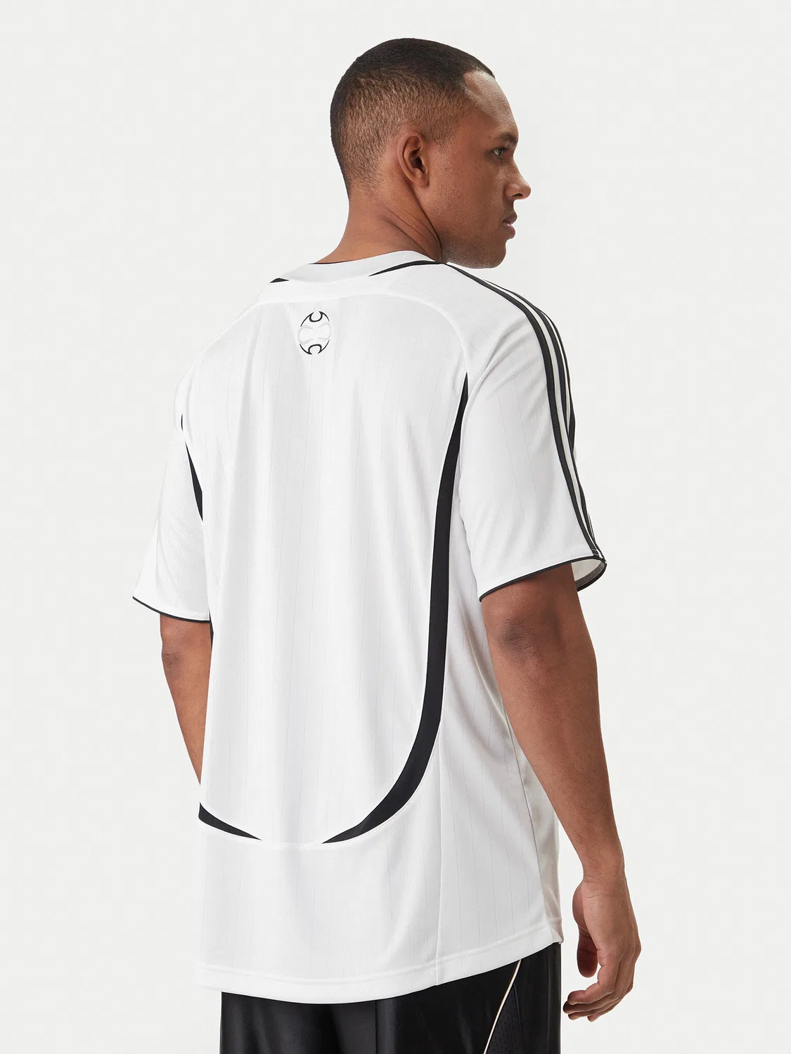 Мужская футболка стандартного кроя adicolor Teamgeist Adidas, белый — фото 3