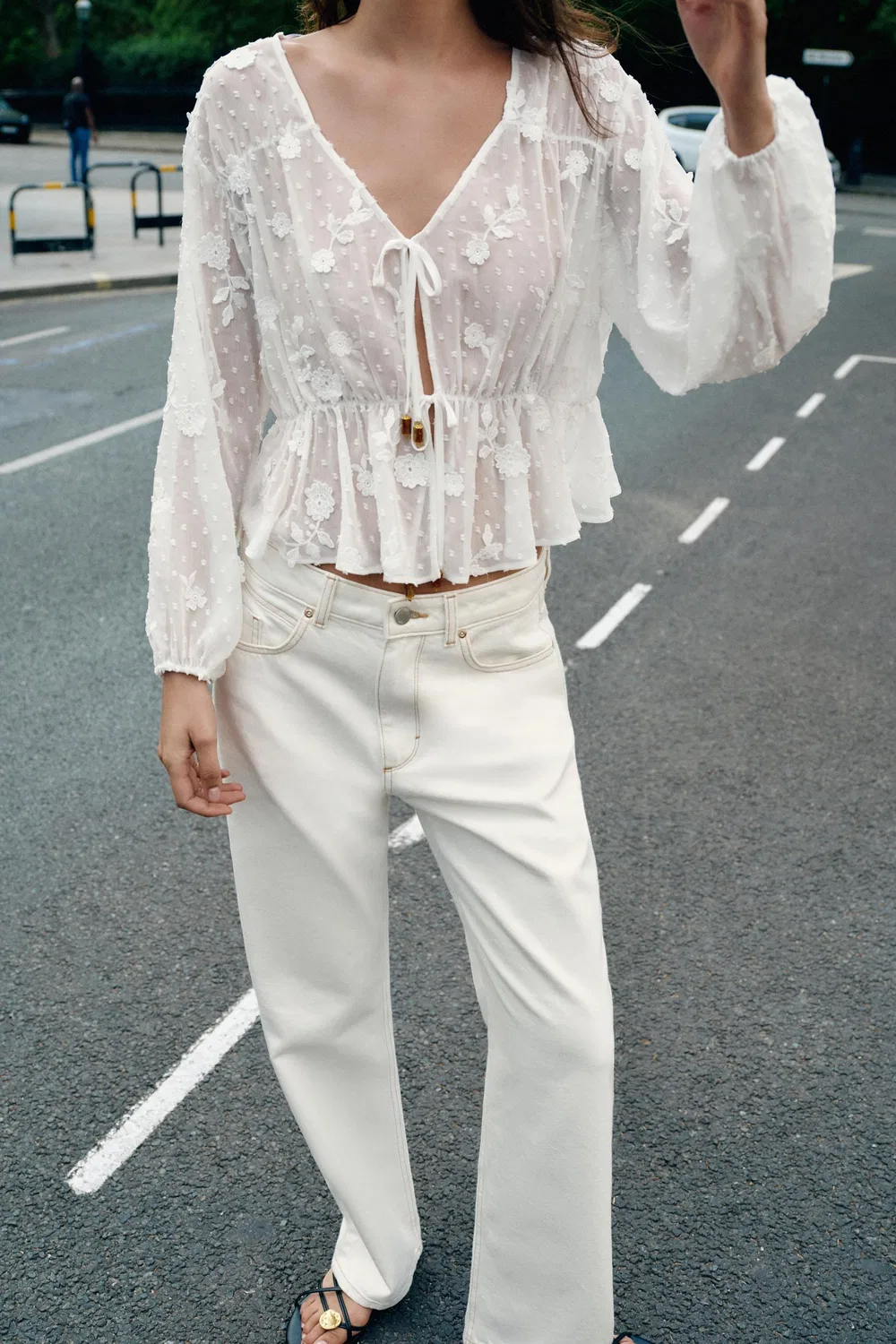 Блузка с вышивкой из сетчатой ткани в горошек ZARA, White — фото 3