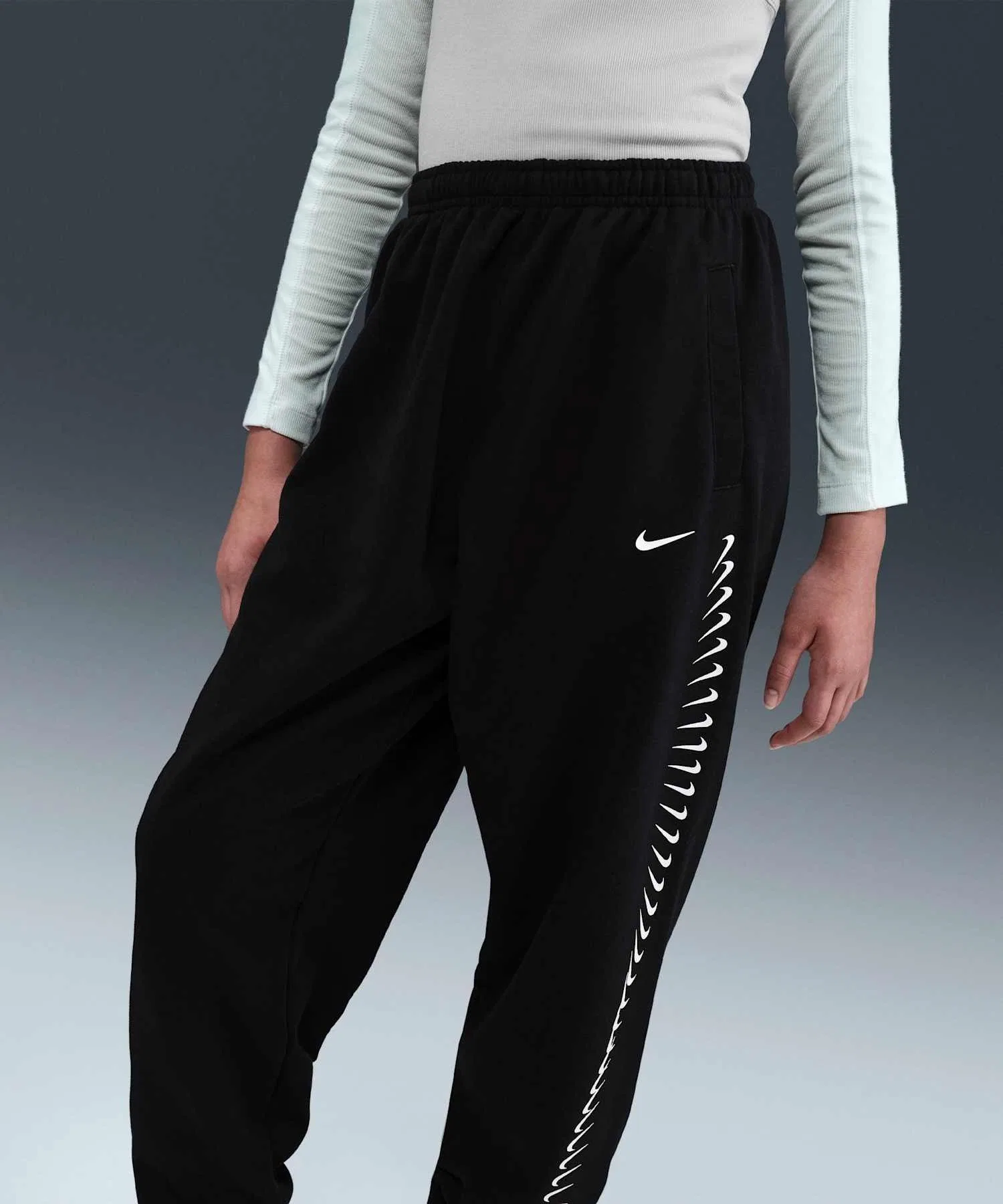 Детские флисовые брюки Nike Sportswear Dri-FIT для девочек, HV0736-010, черные. — фото 2