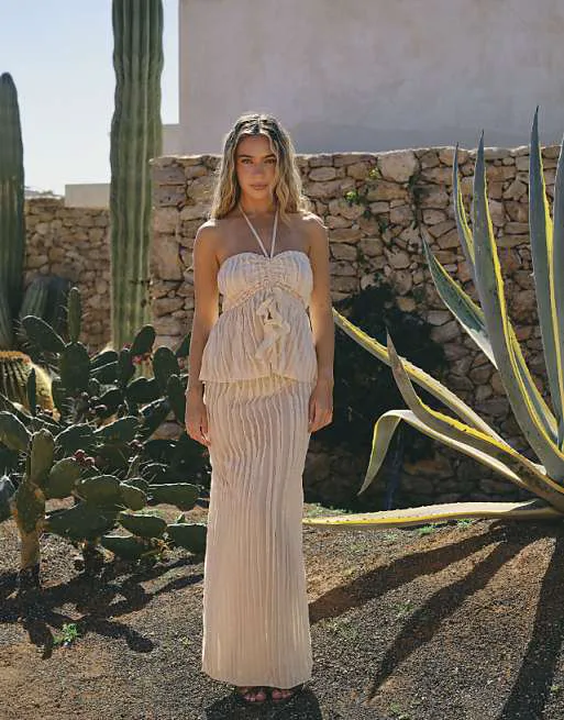 

Бежевый топ на бретелях с оборками South Beach X Liv Silverman