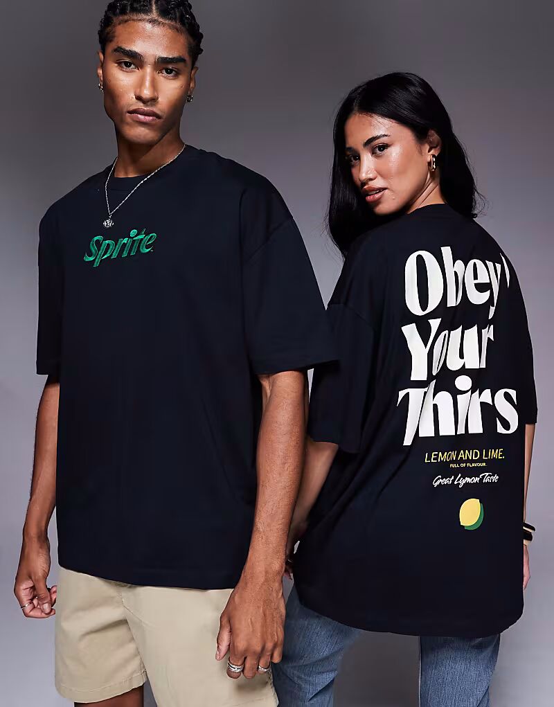 

Футболка унисекс свободного кроя ASOS DESIGN черного цвета с принтом Sprite