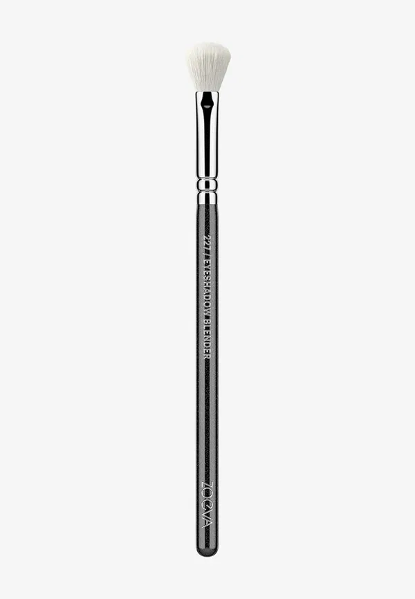 Кисть для теней 227 Eyeshadow Blender Zoeva
