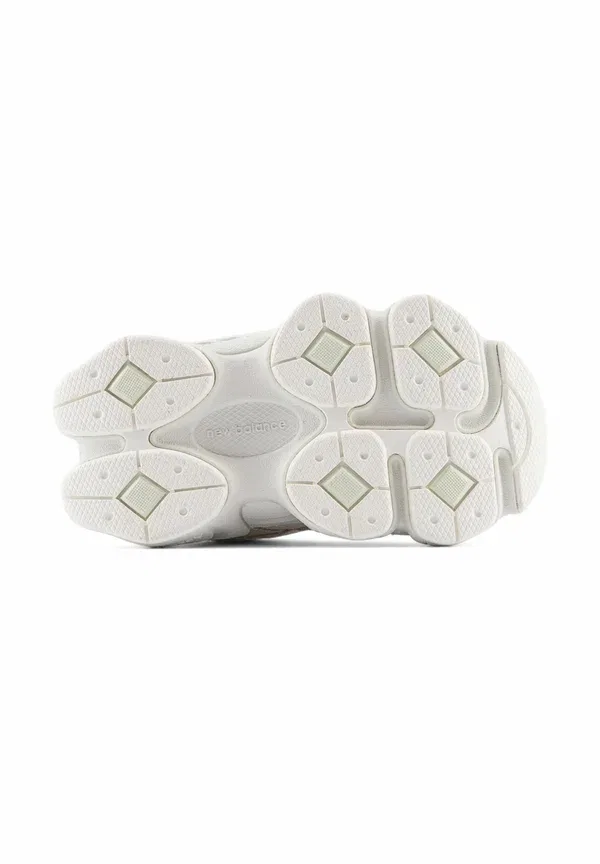 Кроссовки кожаные и текстильные 9060 New Balance Angora Sea Salt — фото 3