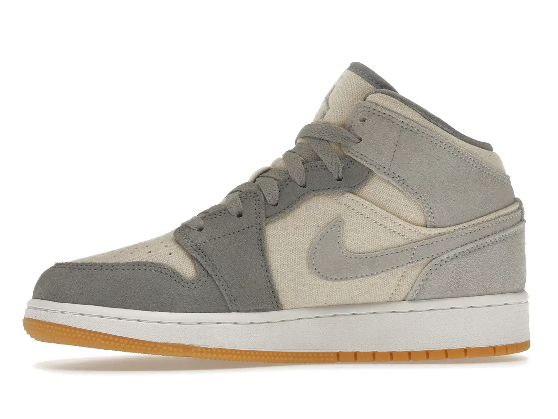 Детские кроссовки высокие с моделью Jordan 1 Mid SE Jordan, Coconut Milk/Coconut Milk-Particle Grey-White-Gum Yellow — фото 3
