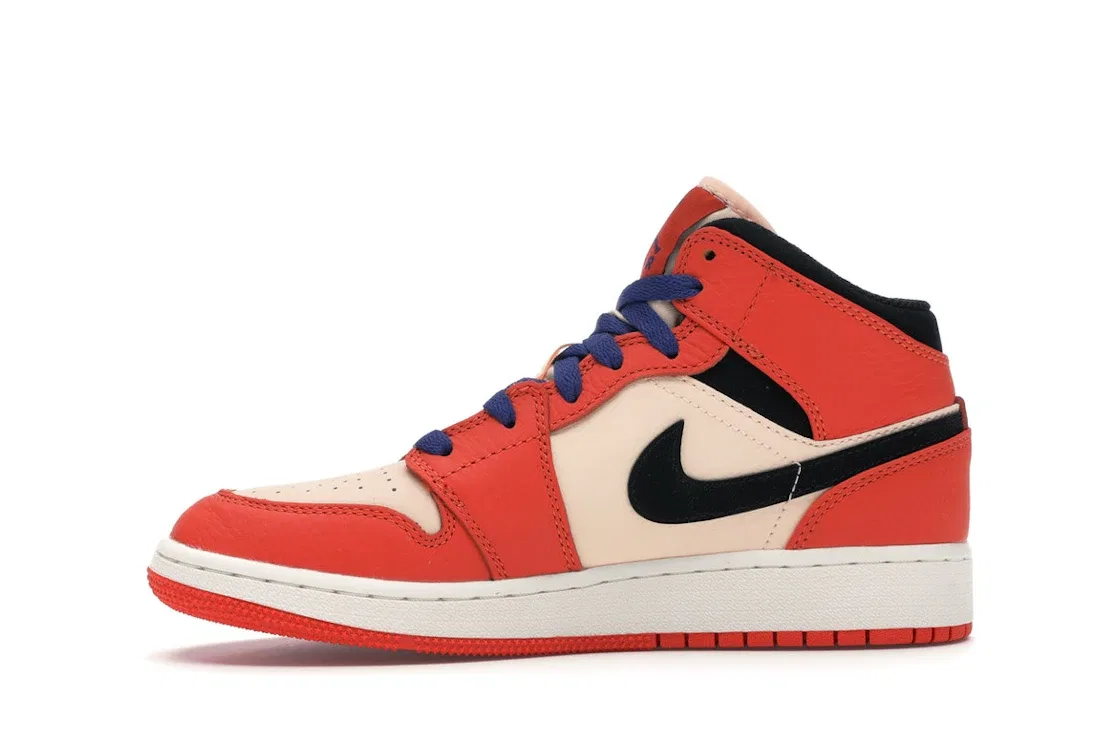 Детские кроссовки Lifestyle с длинной шнуровкой Jordan 1 Mid, Team Orange/Black-Crimson Tint — фото 3