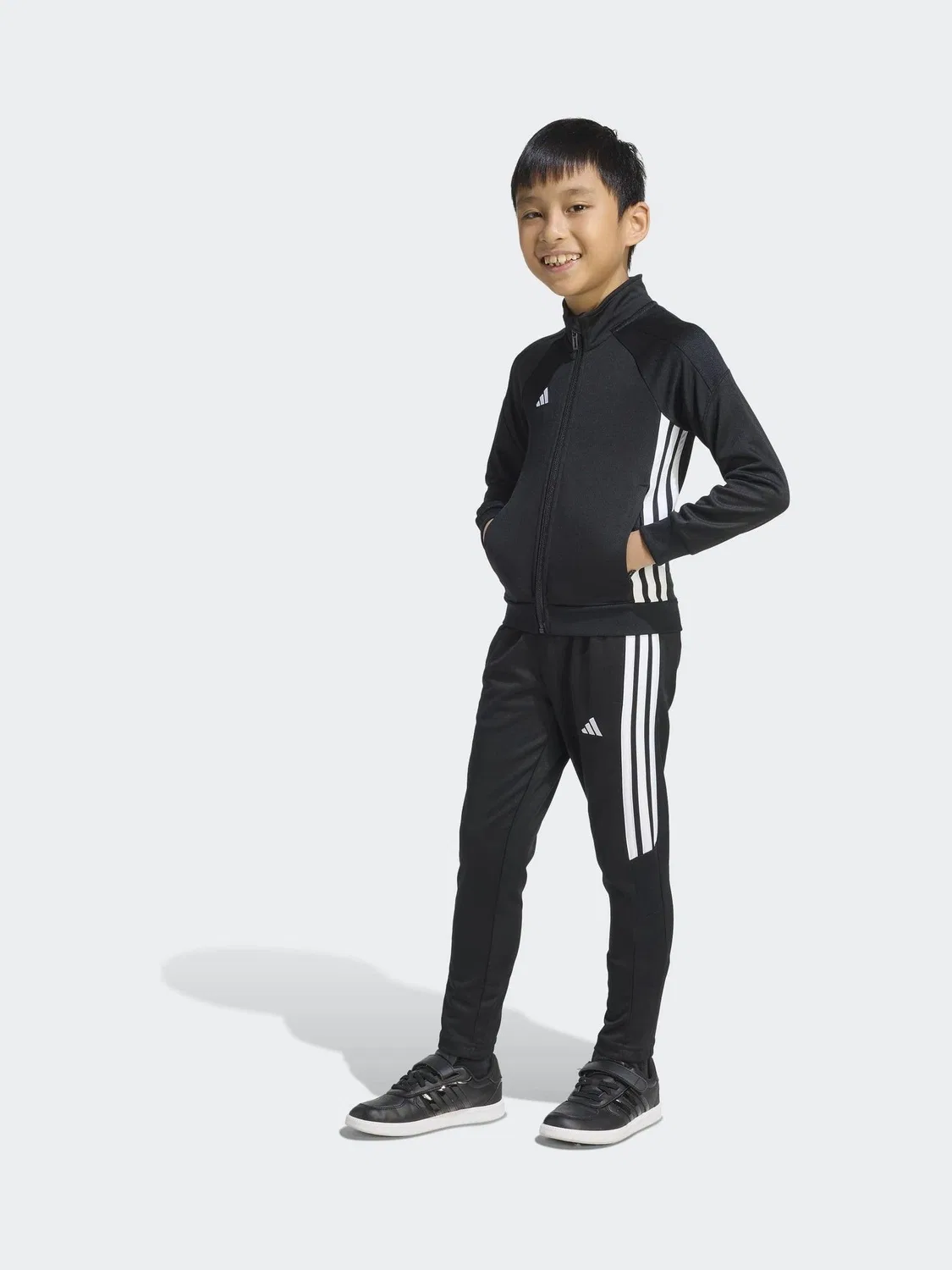 Спортивный костюм Tiro 26 Essentials adidas, черный