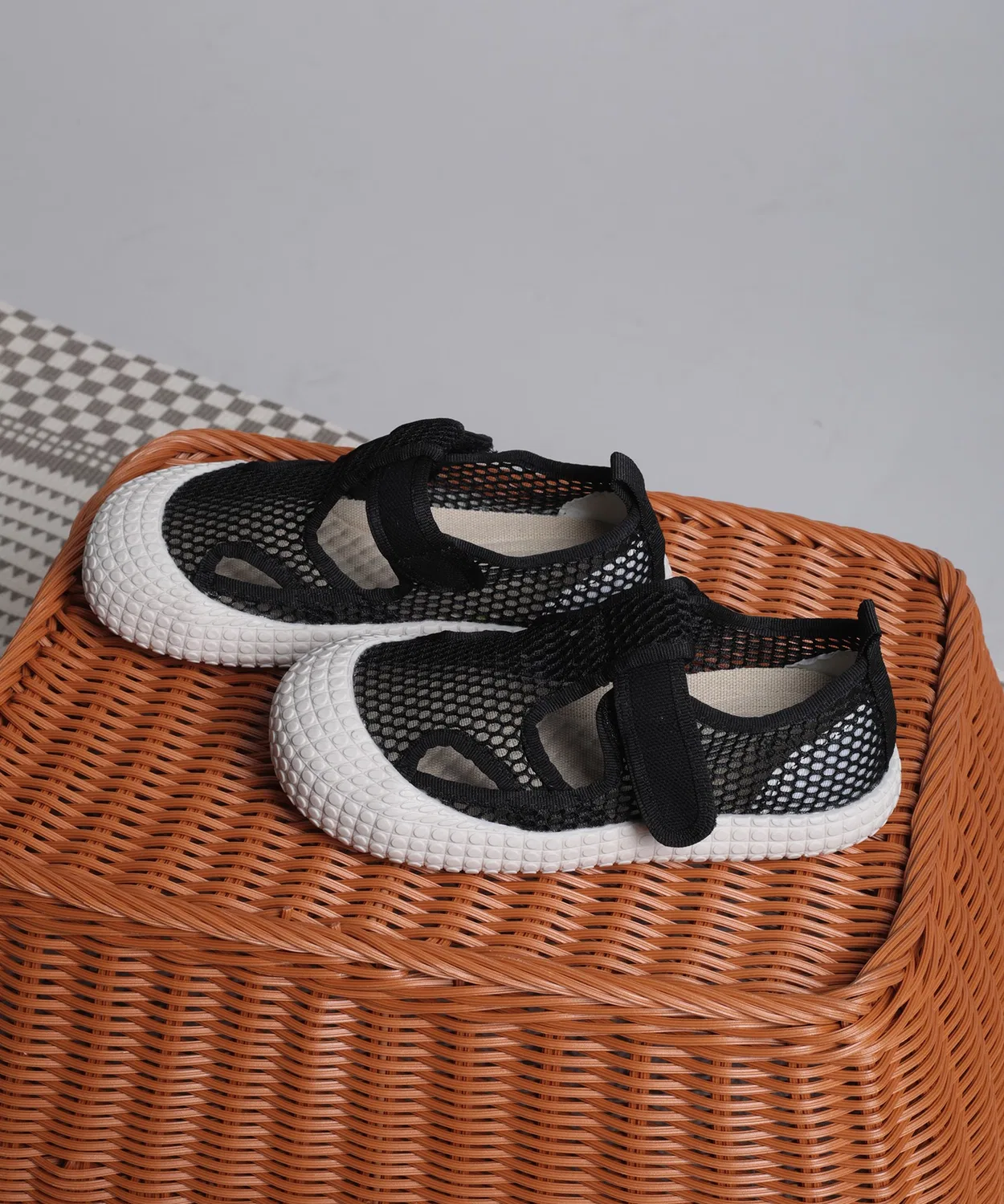 Детские кроссовки с дышащим верхом shoes365, Black