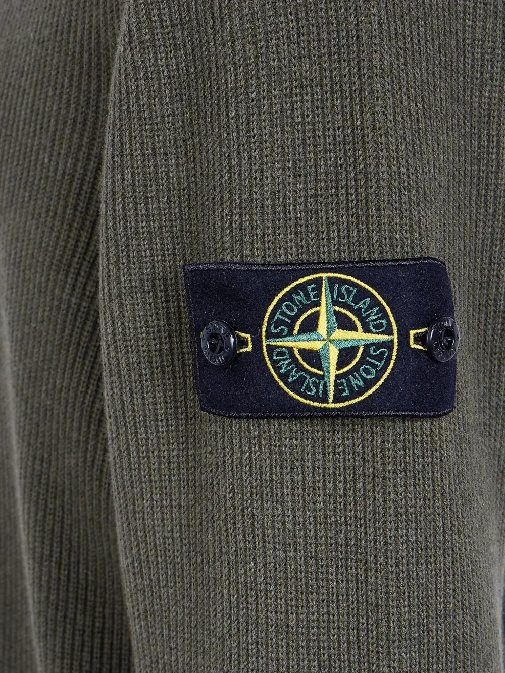 Свитер в рубчик с логотипом-нашивкой Stone Island, зеленый — фото 3