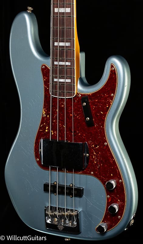 

Басс гитара Fender Custom Shop LTD P-Bass Special Journeyman Relic Ice Blue Metallic