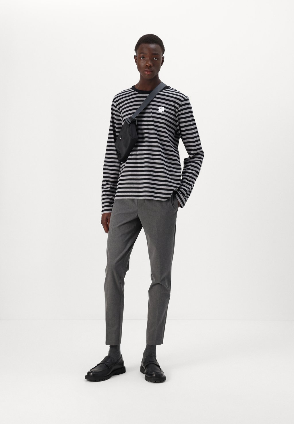 

Топ с длинными рукавами TASARAITA UNISEX Marimekko, черный
