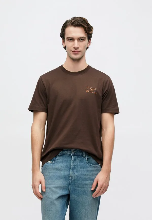 Подгонка обычной футболки Diesel, Brown