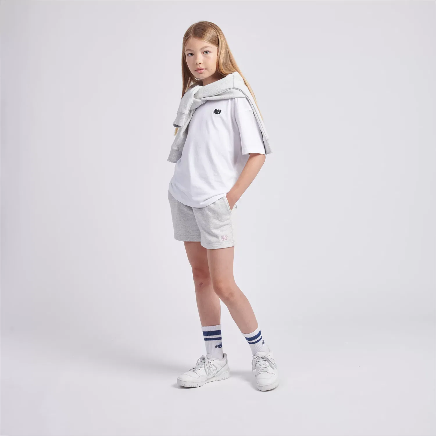 Детские шорты свободного кроя с вышивкой FT Small Logo New Balance, Ash Heather — фото 2