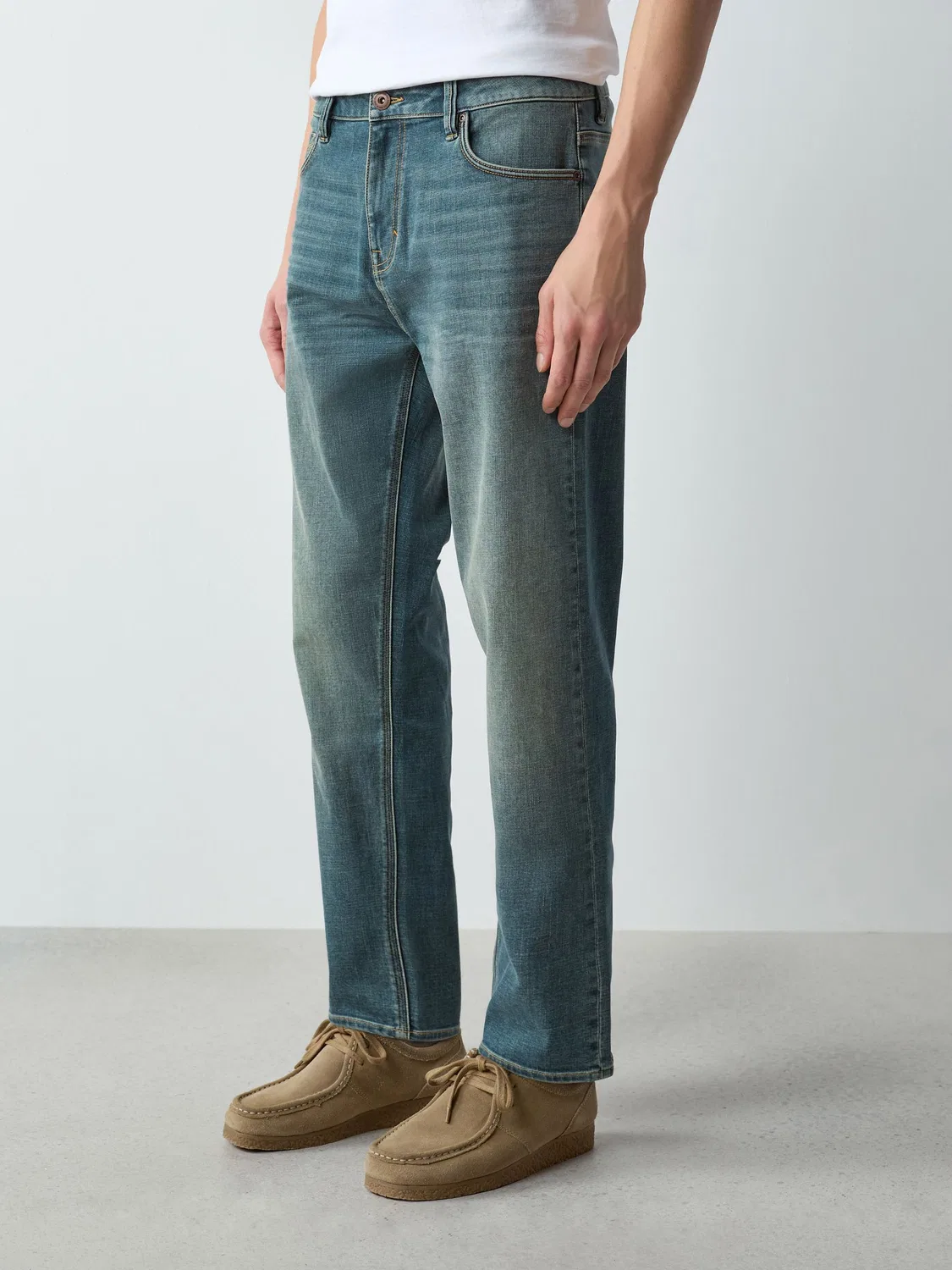 Джинсы Regular Tapered Fit Motionflex с льном Next, Blue/Green Tint