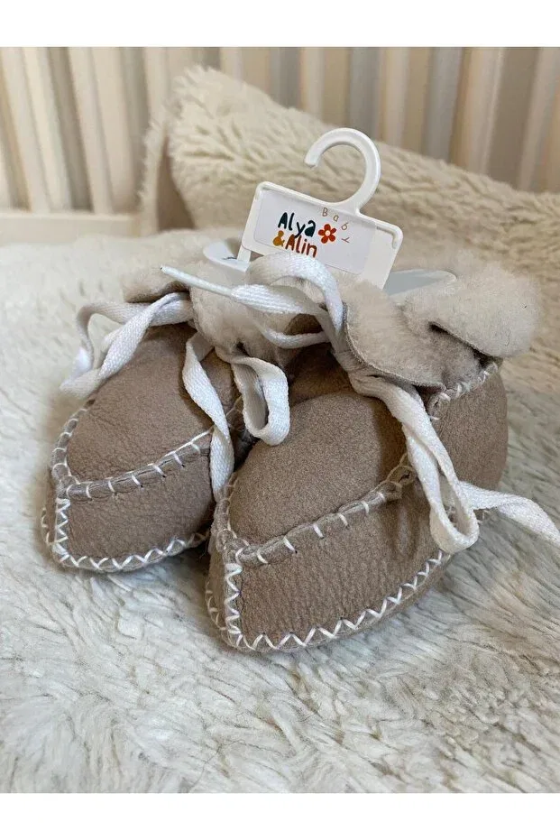 Детские ботиночки для девочек кожаные шнурованные Basics Alya&Alin Baby, Bej Model2