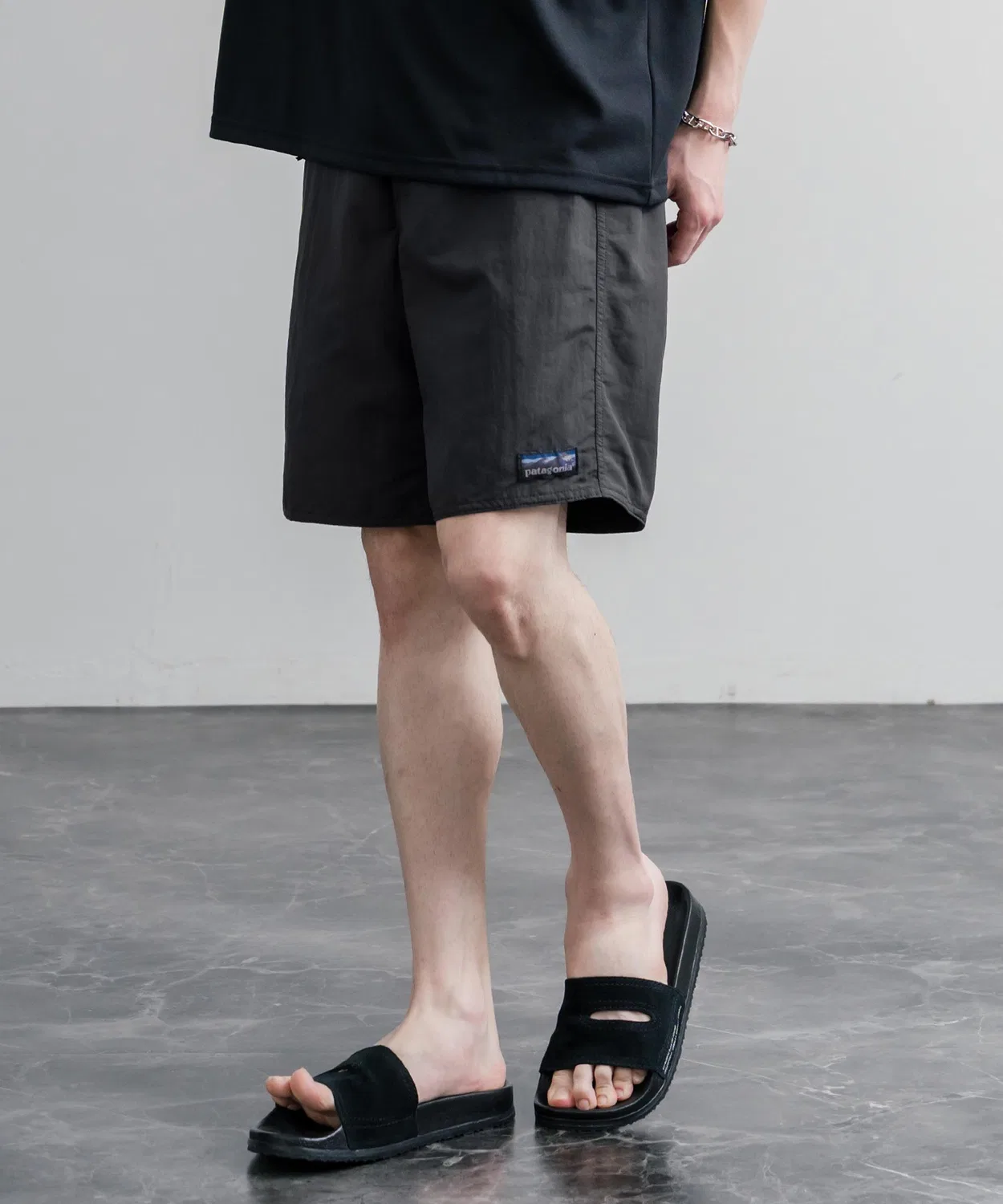 Мужские широкие шорты из нейлона Wavefarer Boardshorts 19 In patagonia, Olive — фото 3