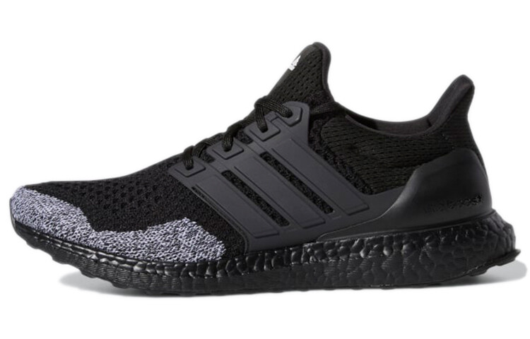 

Кроссовки adidas Ultra Boost 1.0 DNA Core Black Oreo Toe