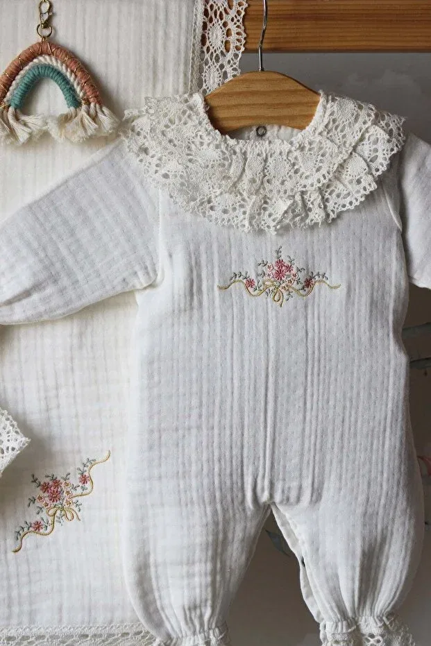 Детский комплект из муслина с вышивкой цветов Babiesfirst, White — фото 3