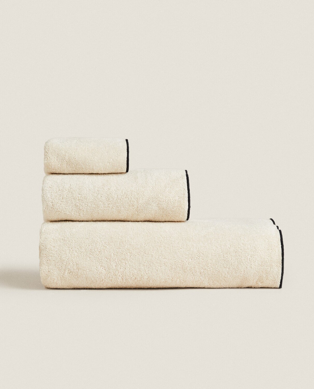 

Полотенце хлопковое с оверлоком Zara Home Cotton Towel With Overlock, бежевый/черный