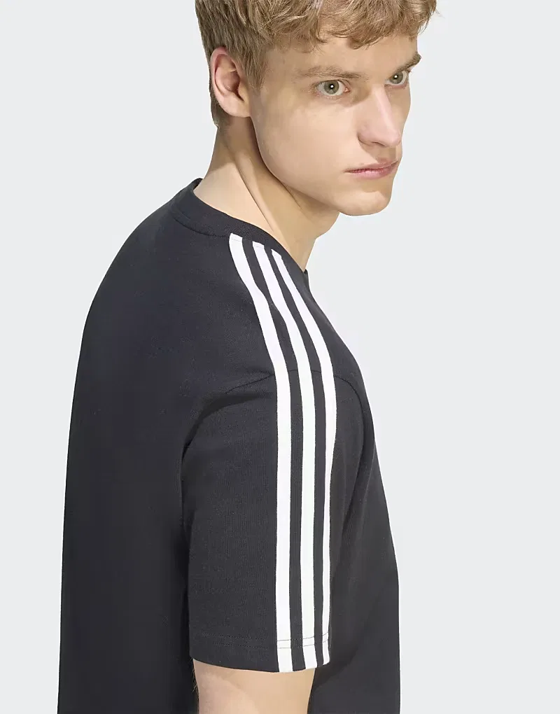 Футболка Adidas Performance Essentials с тремя полосками, расположенными на левой стороне груди, черно-белая — фото 2