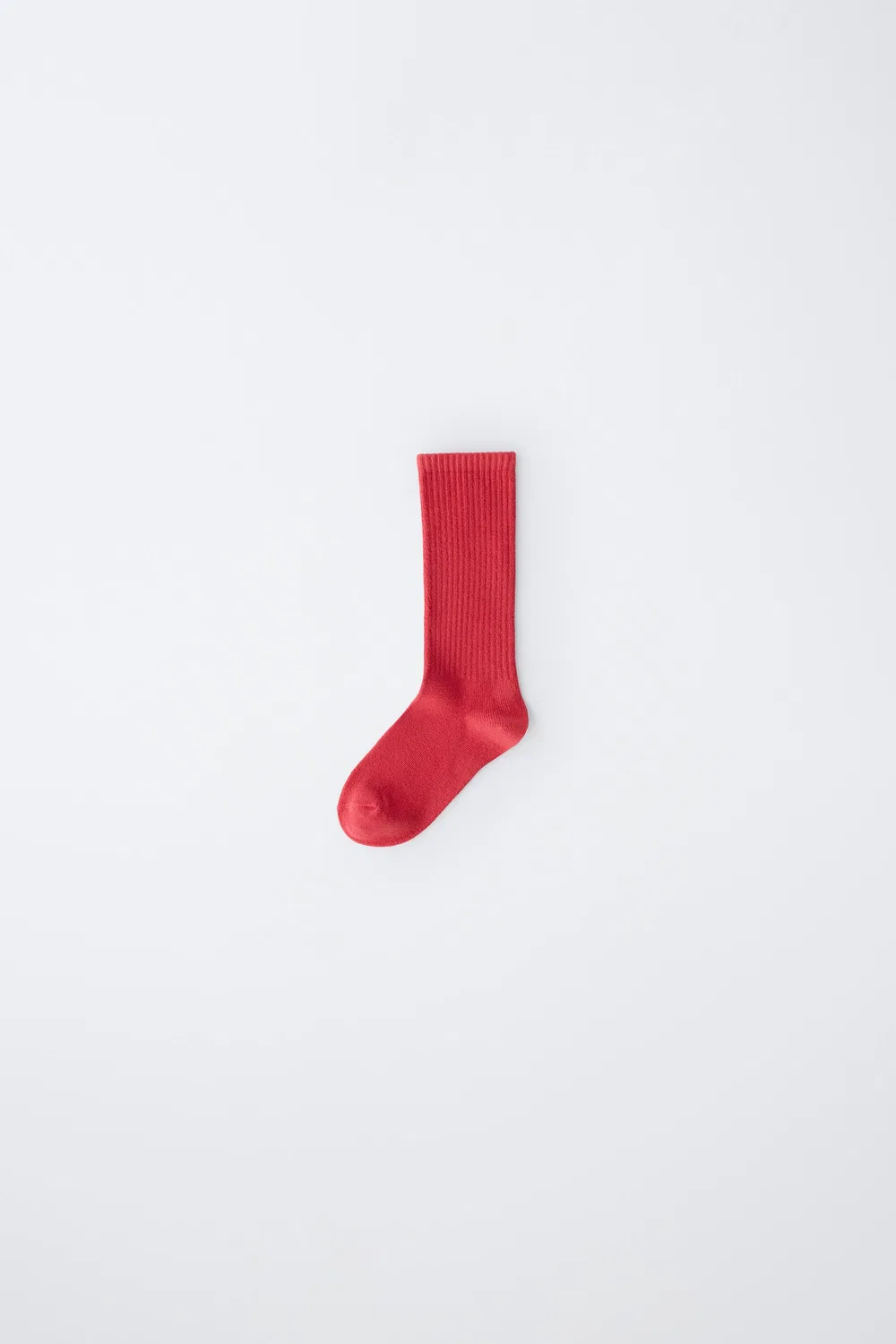 ДЛИННЫЕ ОДНОТОННЫЕ НОСКИ В РЕБРИСТУЮ ТКАНЬ ZARA, Red