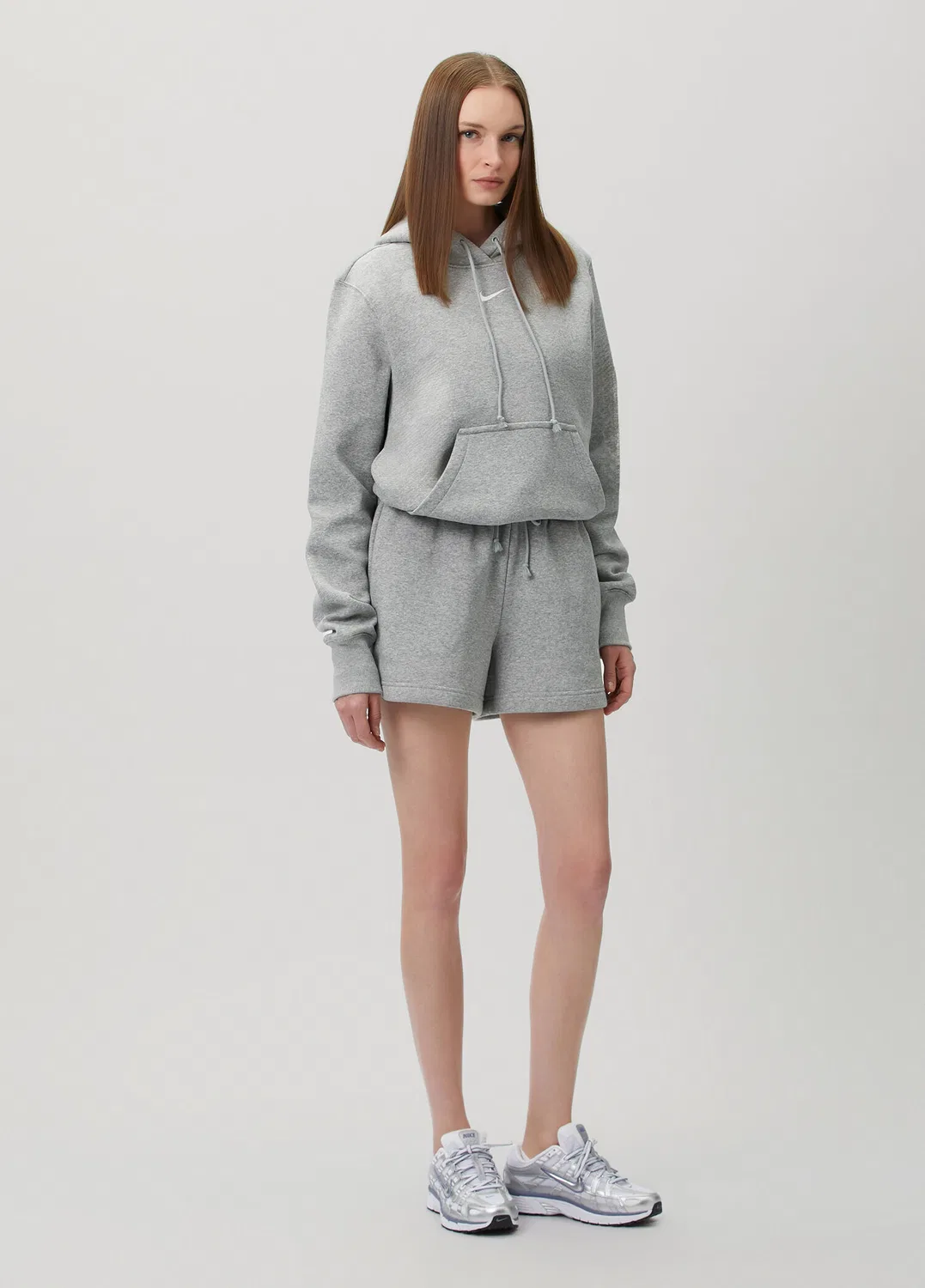 Свитшот с капюшоном Nike Phoenix Fleece, черно-серый — фото 2