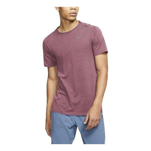

Футболка men's techknit ultra sports quick-dry red Nike, красный