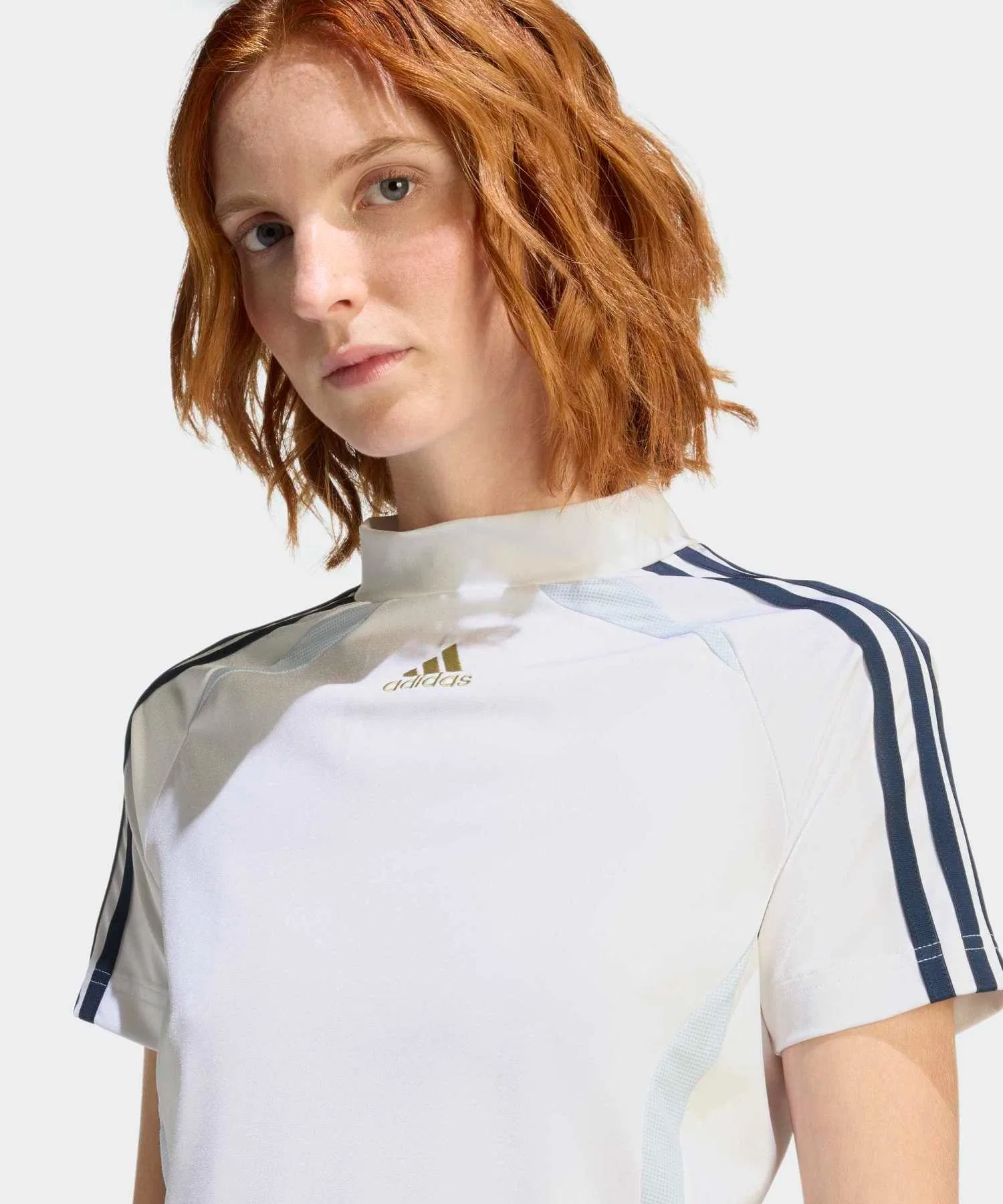 Женская футболка Adidas Originals Teamgeist белая — фото 3
