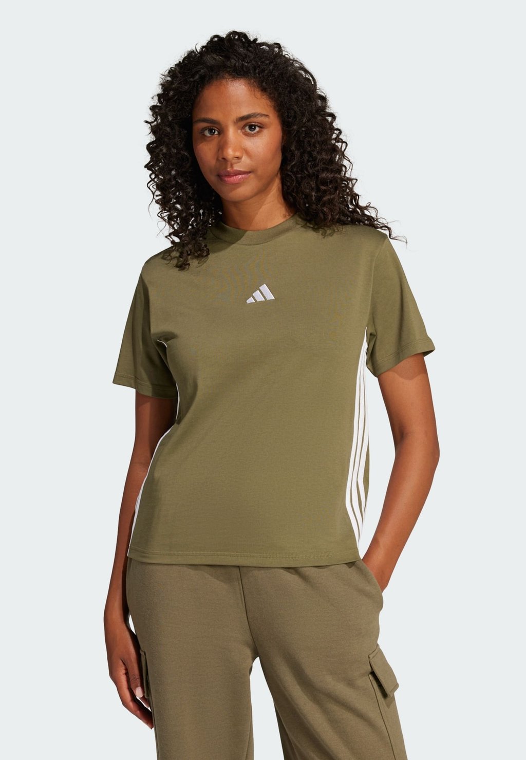 

Футболка с принтом adidas Sportswear, оливковый
