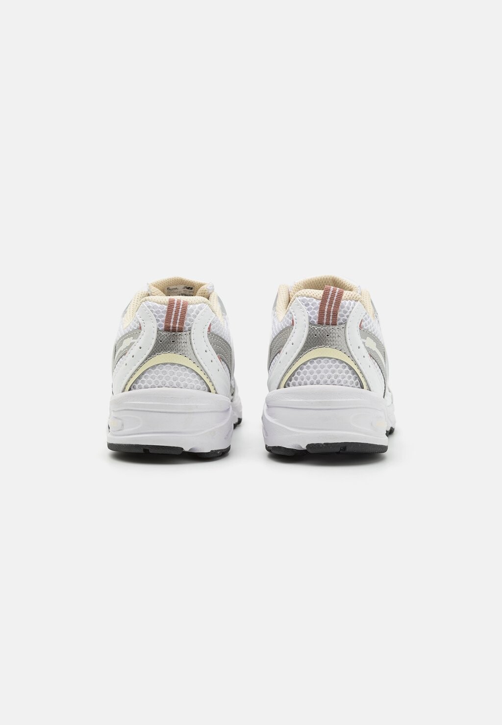 

Кроссовки на шнуровке 530 UNISEX New Balance, серебристый