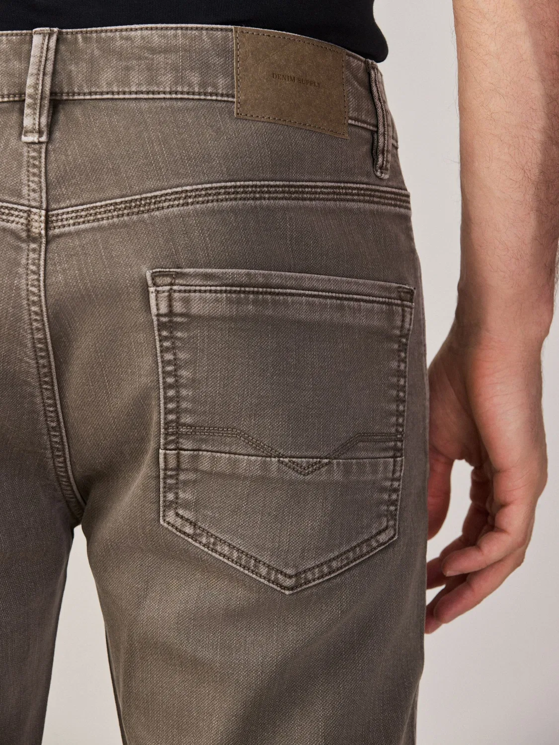 Джинсы узкого кроя Comfort Stretch, Brown Wash Next, коричневый — фото 4