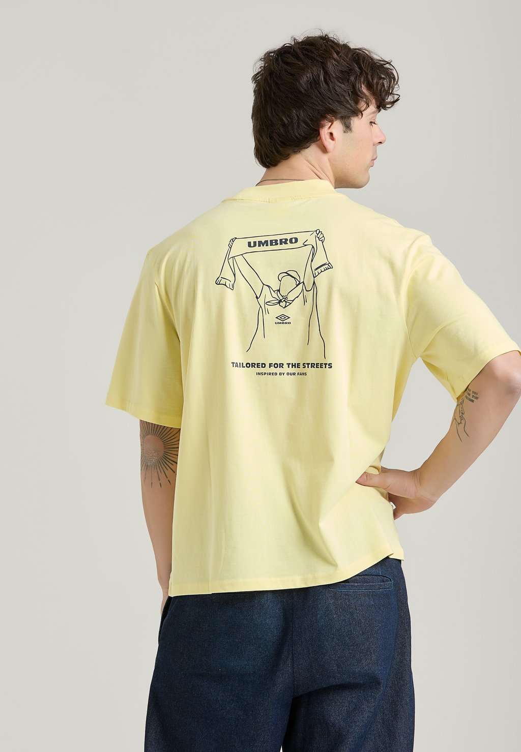 

Футболка с принтом Umbro, желтый