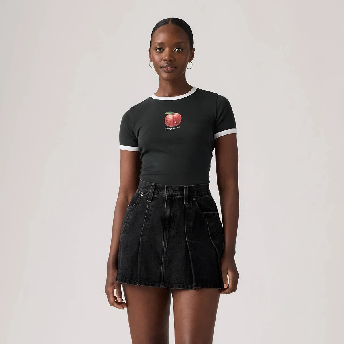 Футболка с графическим логотипом Rickie Levi's, Archival Apple Pirat - Black — фото 3