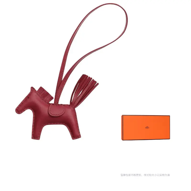 

HERMES Подвеска из овчины унисекс тёмно-красного/персиково-розового цвета, Dark Red