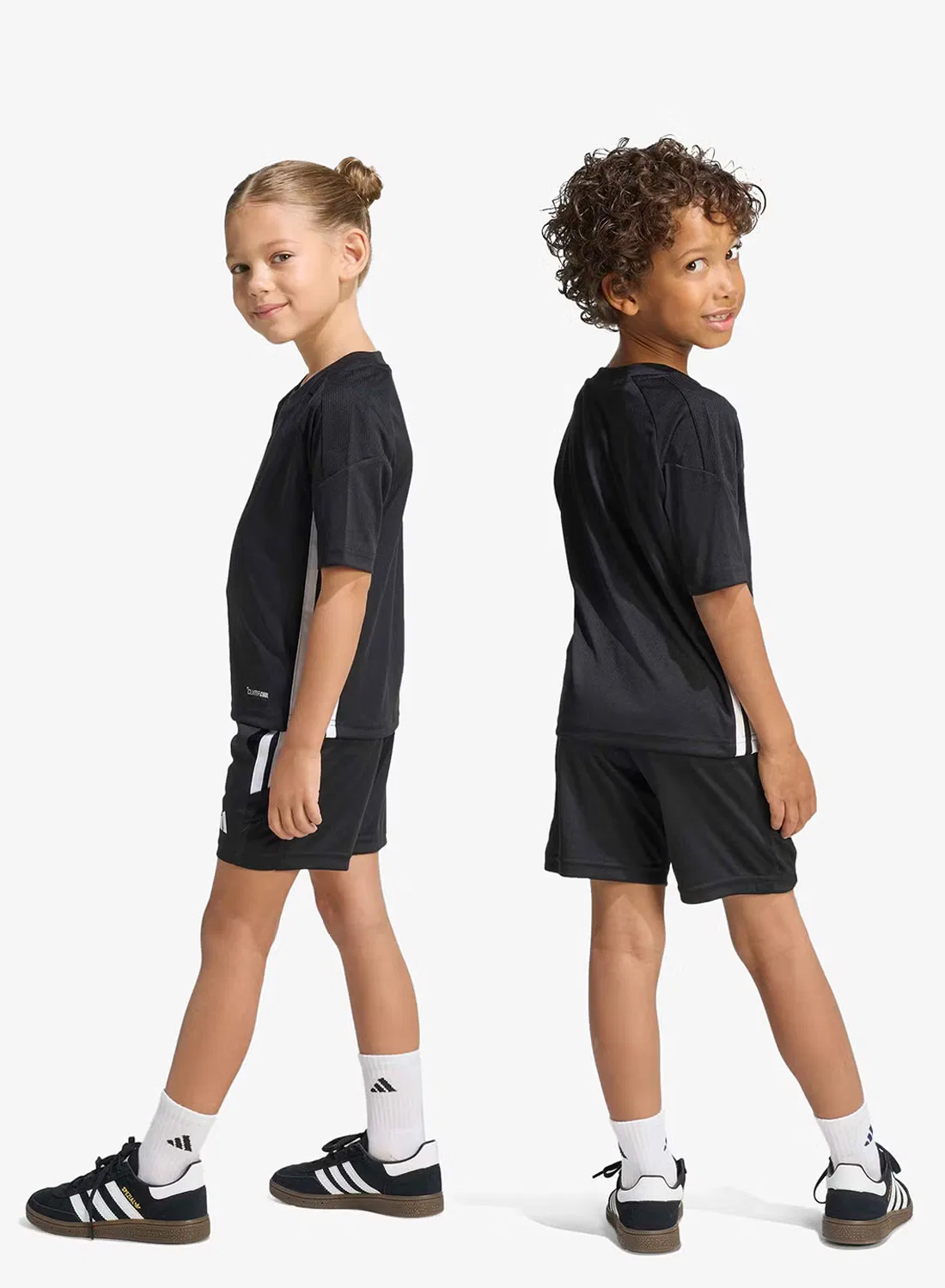 Комплект футбольный с технологией Climacool Tiro 26 Essentials Adidas, черный — фото 2