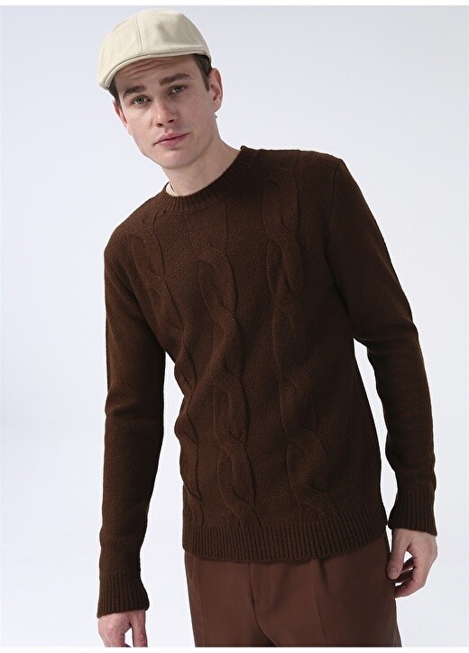 

Однотонный коричневый мужской свитер с круглым вырезом Fabrika Comfort