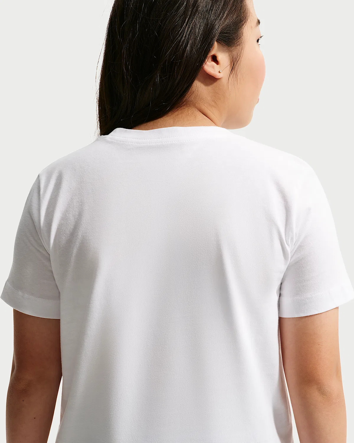 Детская футболка (большой размер) Nike Sportswear, White/Black/Wolf Grey — фото 2