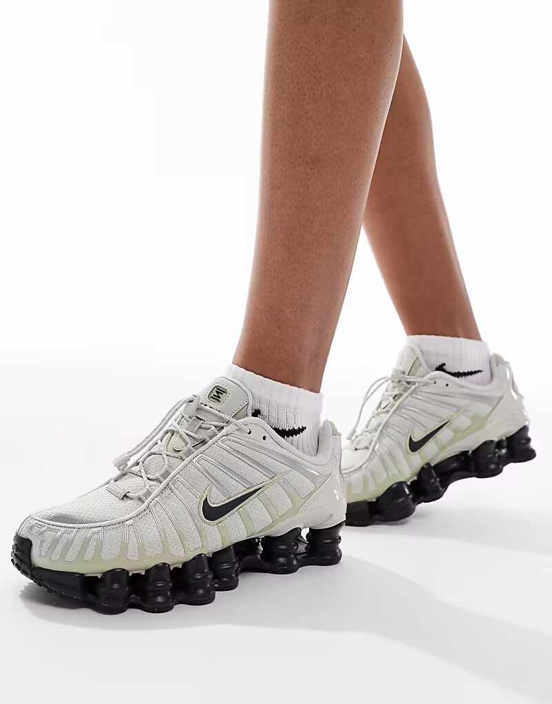 Кроссовки унисекс Nike Shox TL серого, зеленого и черного цветов — фото 2