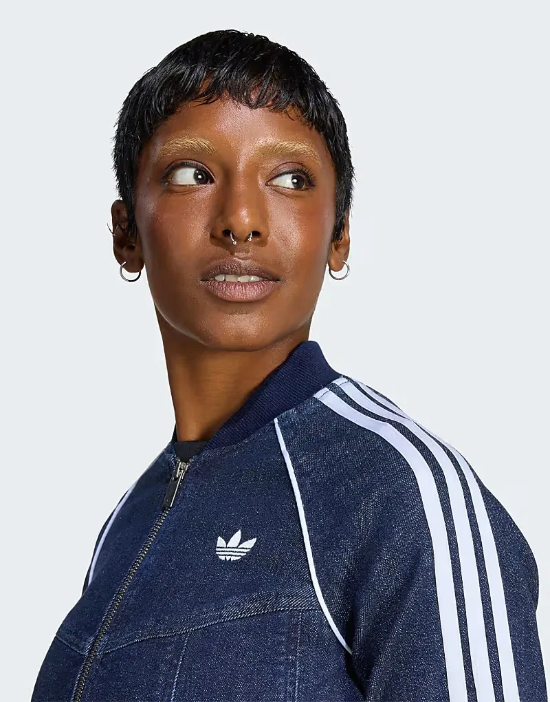 Спортивный топ-корсет из джинсовой ткани Adidas Originals Superstar, индиго — фото 3