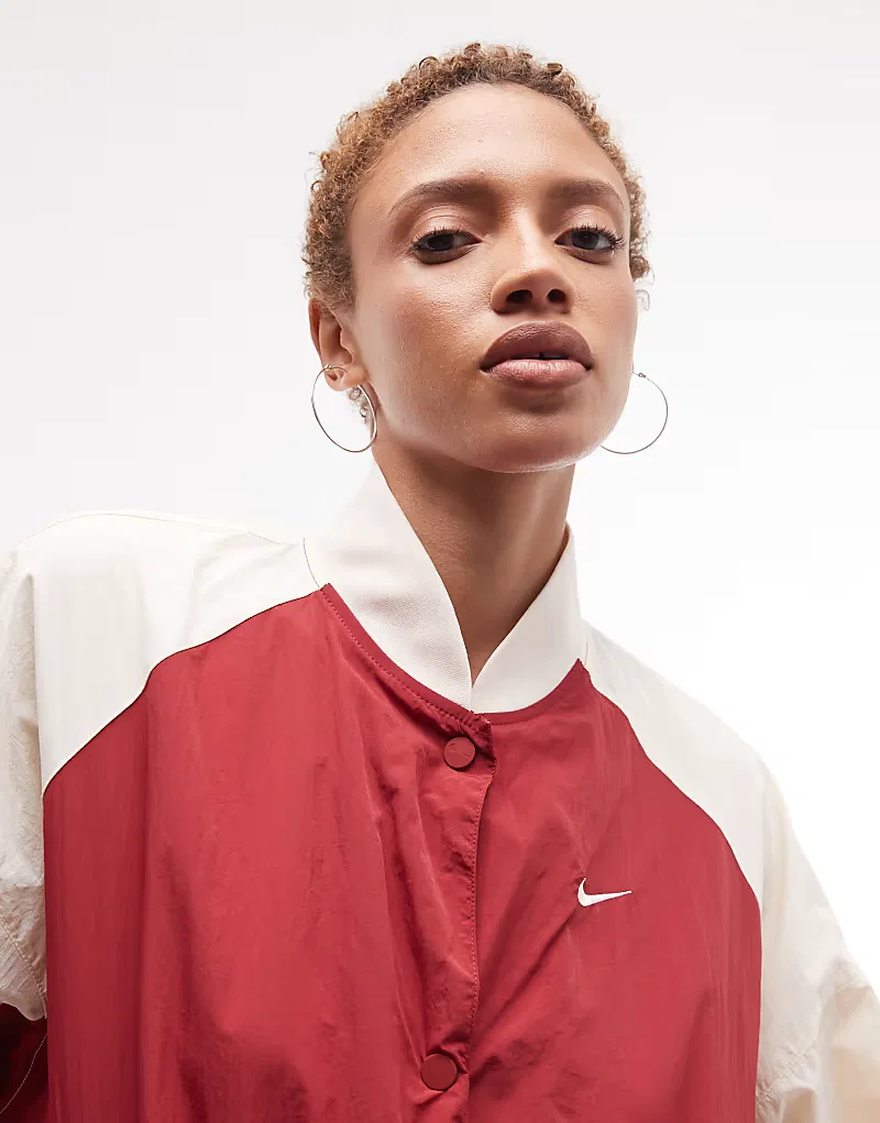 Куртка Nike Street в стиле университетской формы, кремовый и, красный — фото 2