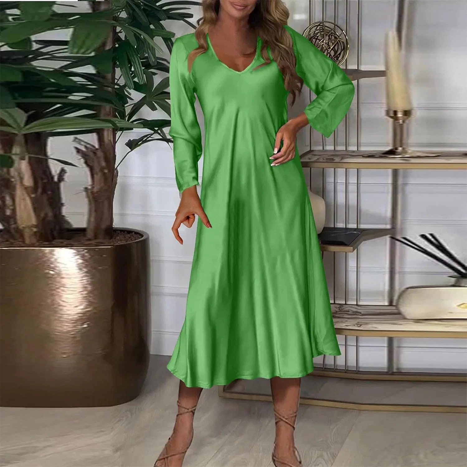 Женское сатиновое платье миди свободное V-образный вырез Satin Midi Dress, Green — фото 2