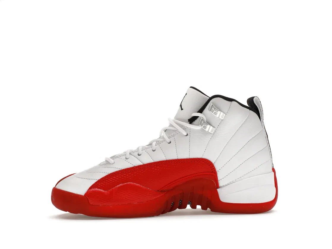 Детские кроссовки с принтом Jordan 12 Retro Cherry Jordan, White/Black/Varsity Red — фото 3