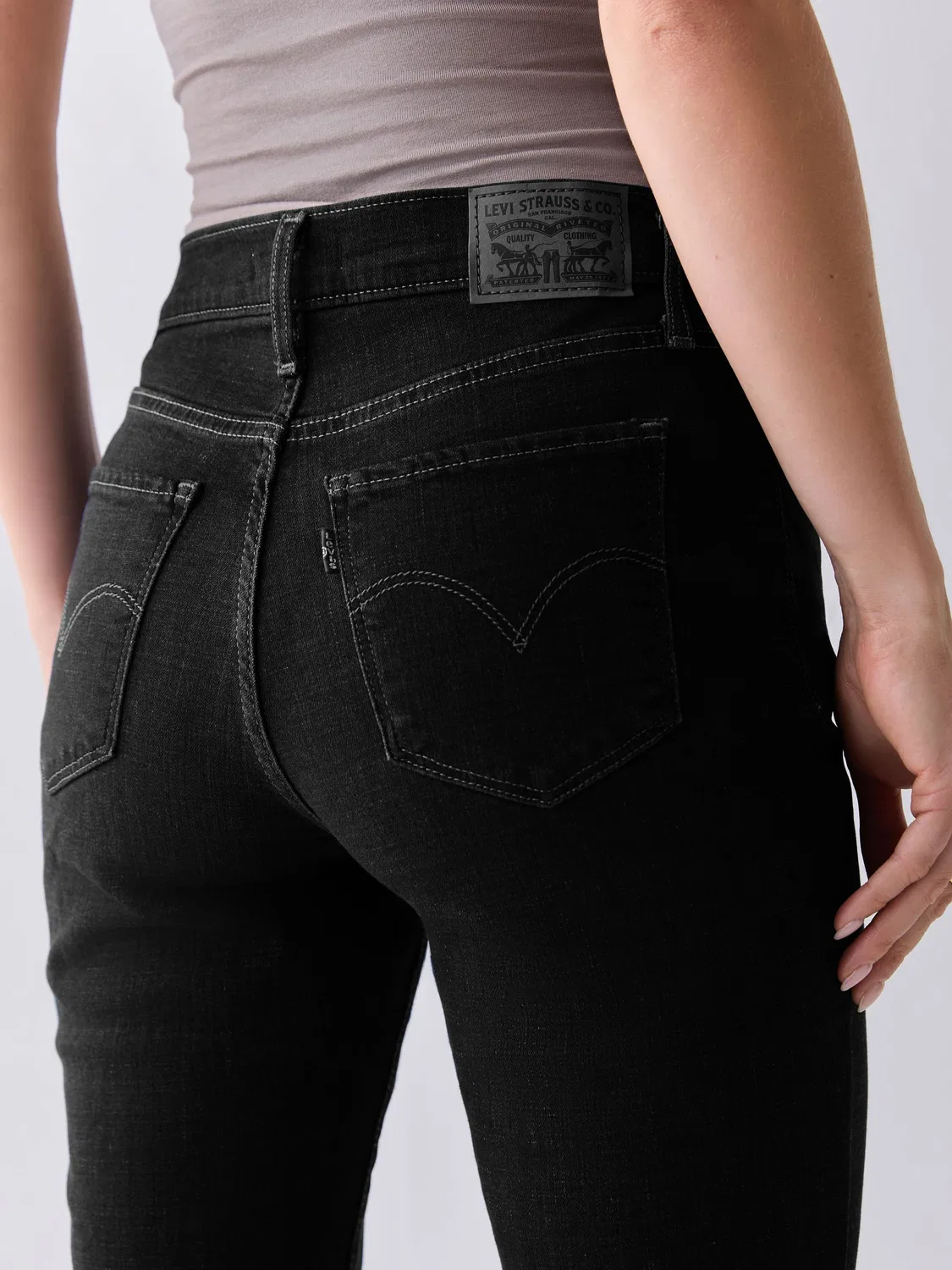 Levi's Soft Black 315 моделирующие джинсы Bootcut со средней посадкой — фото 4