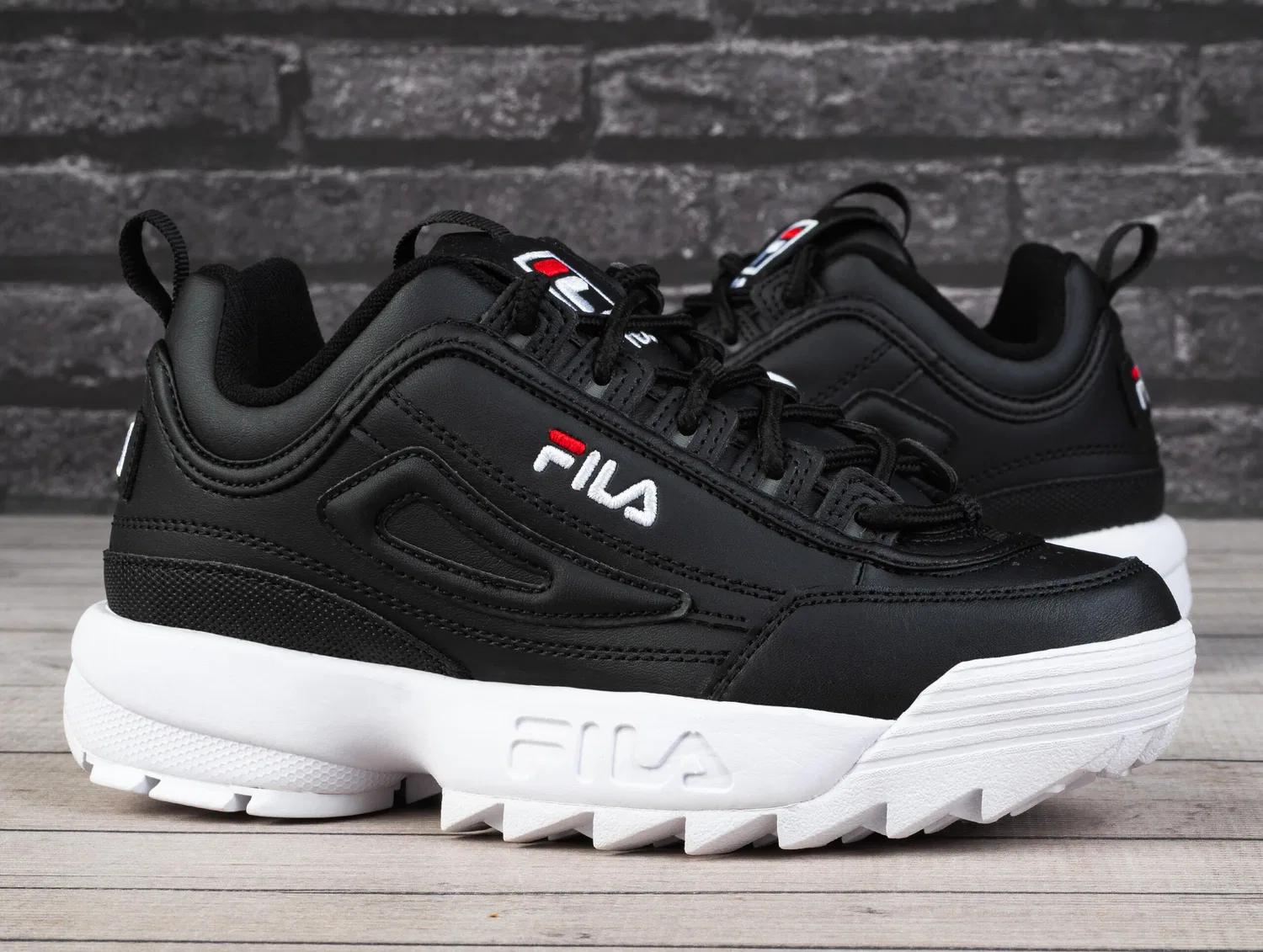 Детские кроссовки Fila Disruptor Teens, Schwarz Weiss — фото 3