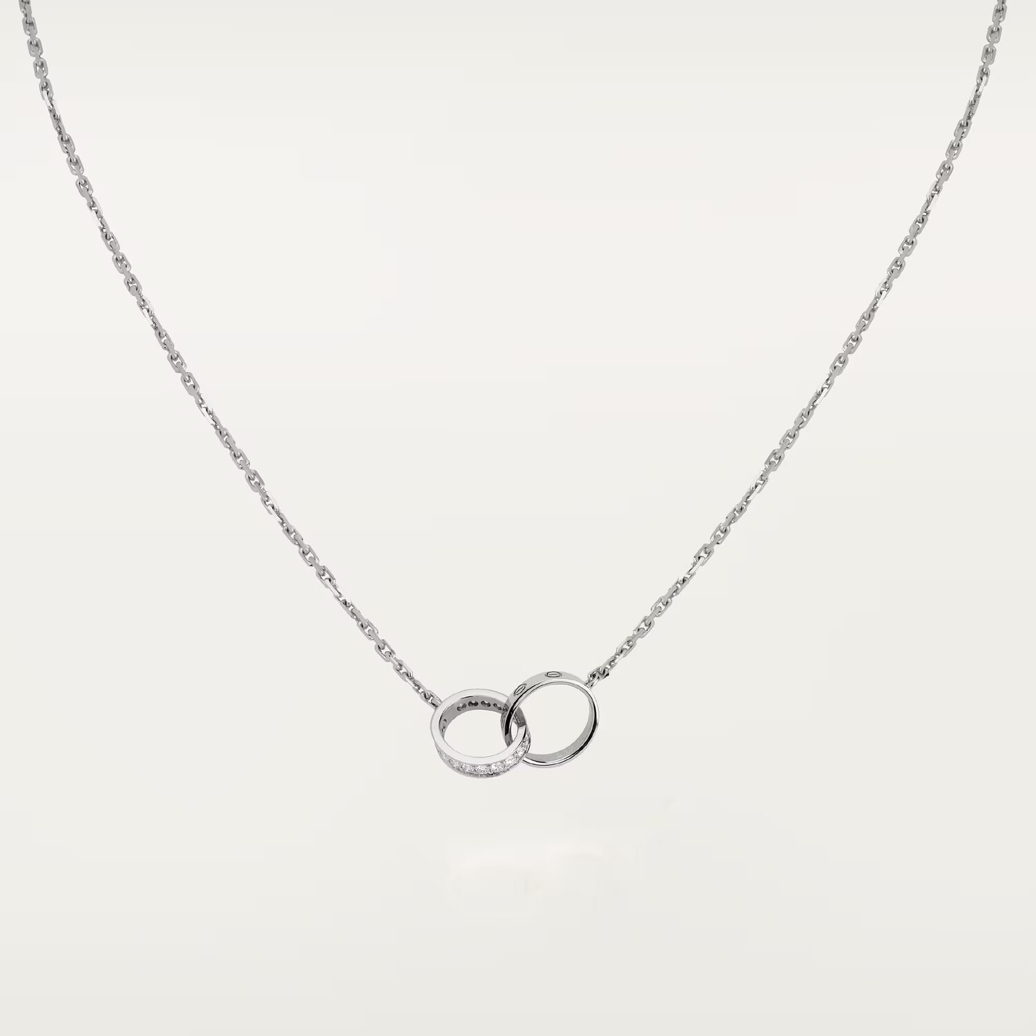 

Колье Cartier Love 18 Diamonds, белое золото / бриллианты