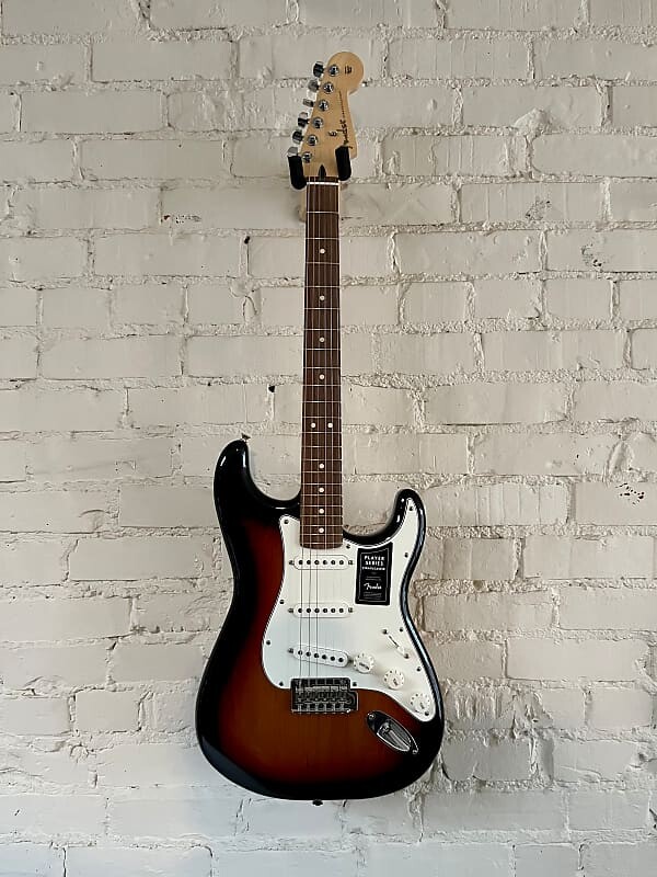 

Fender Player Stratocaster с грифом Pau Ferro 2018 — настоящее время — 3 цвета Sunburst Player Stratocaster with Pau Ferro Fretboard