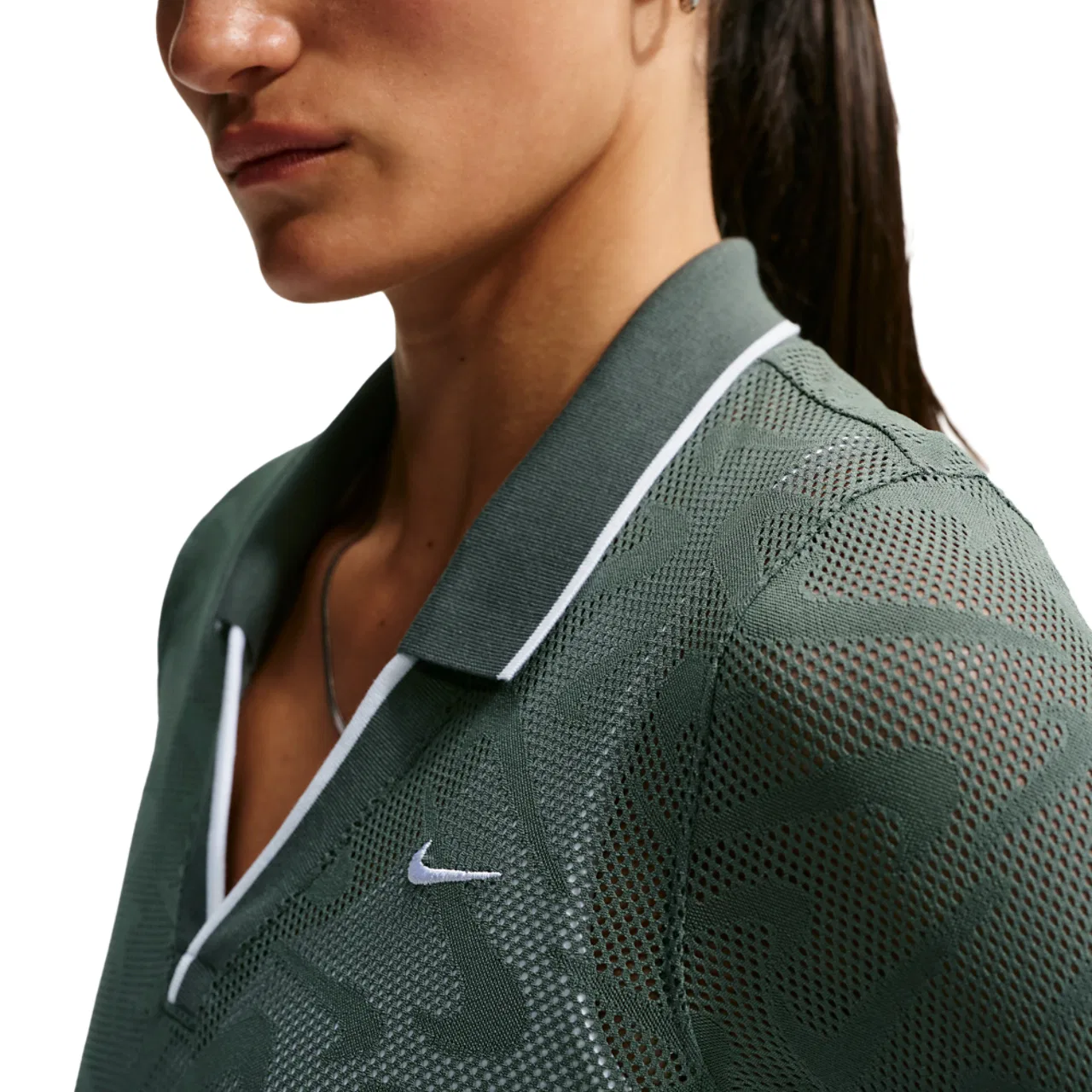 Женский лонгслив с принтом Nike Chill Knit LS Stitch Lace Top, Camo Green/Camo Green/White — фото 3