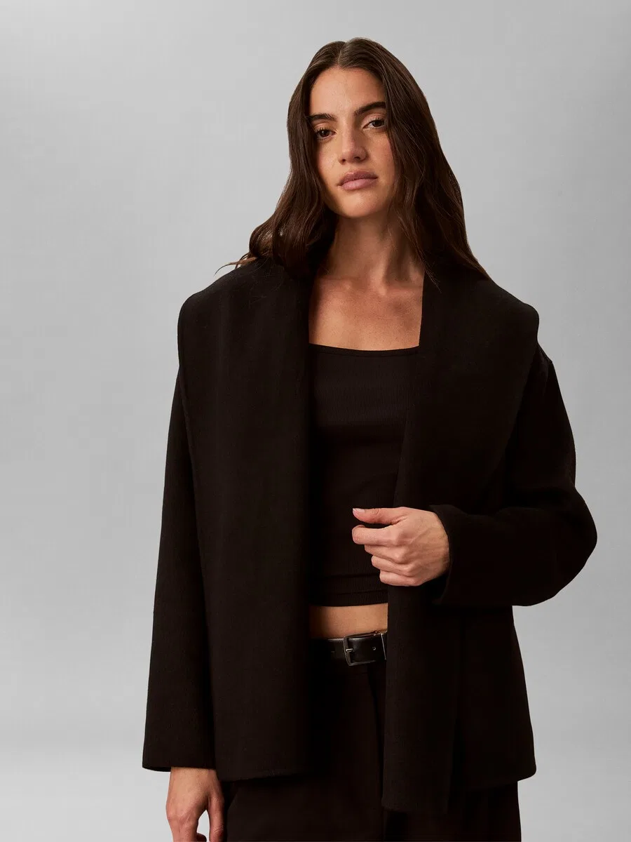 Пальто Calvin Klein Between Seasons черного цвета — фото 2