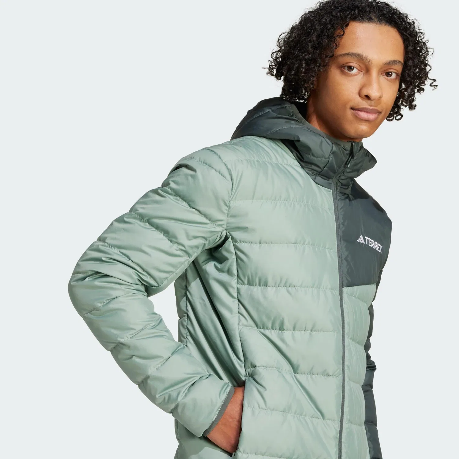 Мужская куртка с капюшоном Terrex Multi Light Hooded Daunenjacke Adidas, Grun Khakigrun — фото 4
