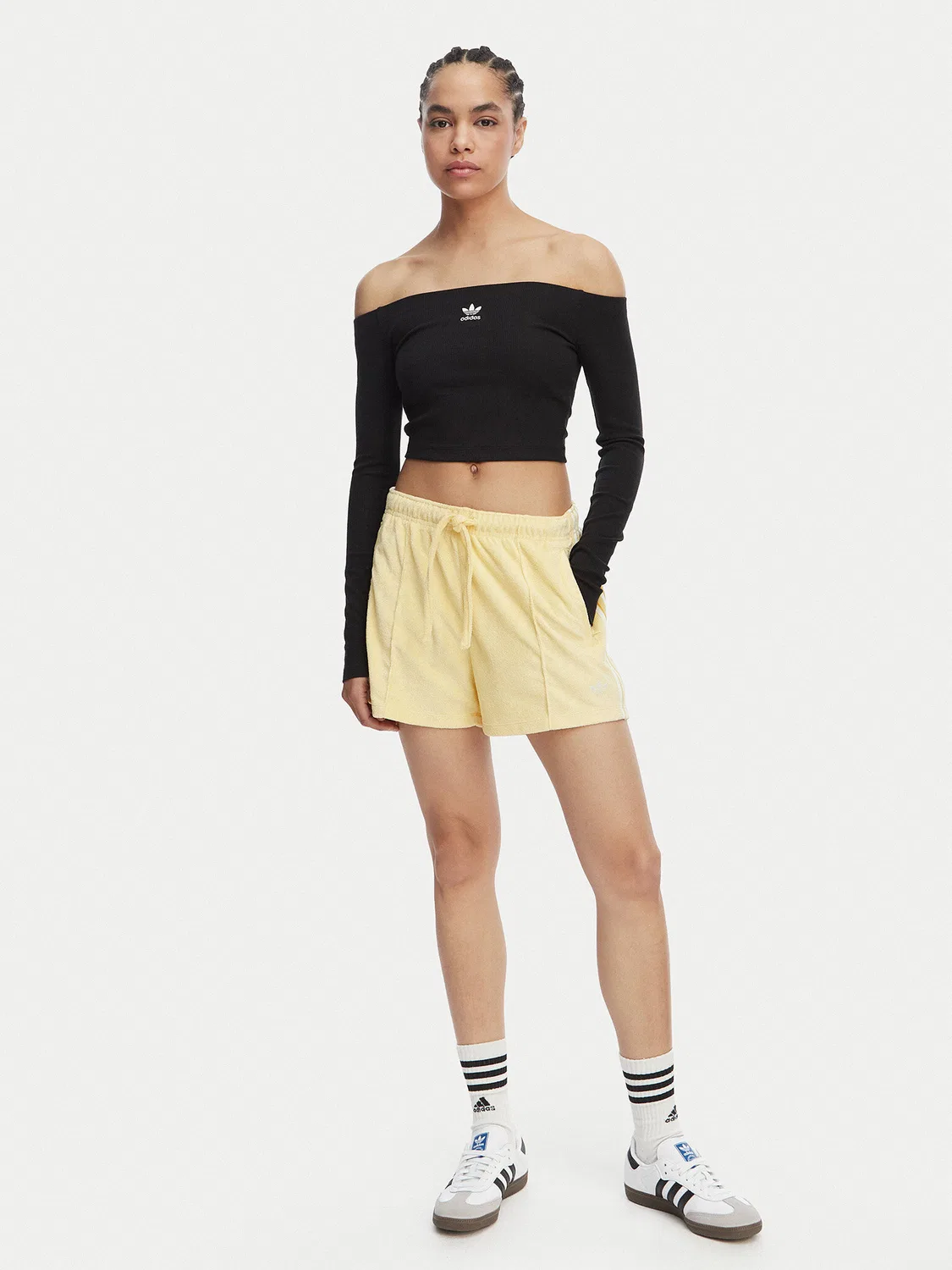 Женские спортивные шорты свободного кроя Terry Towel Firebird Adidas, желтый — фото 2